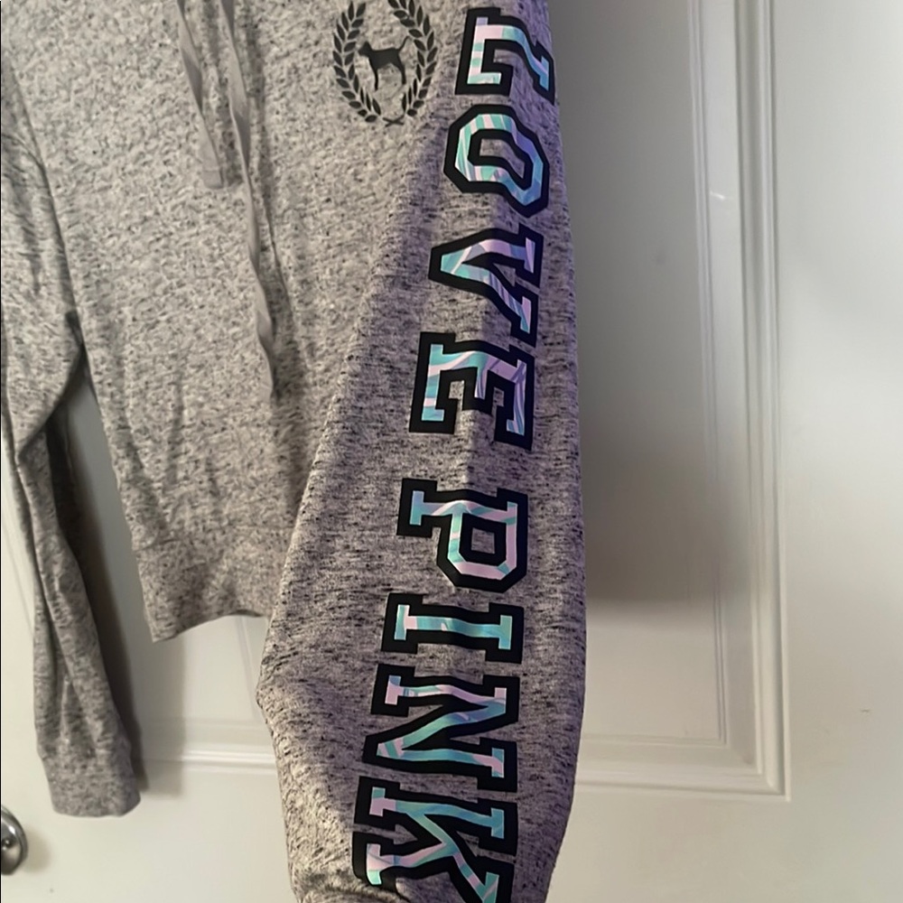 PINK Victoria's Secret Gray logo crop long sleeve hoodie top and Stylish XS - Picture 7 of 12